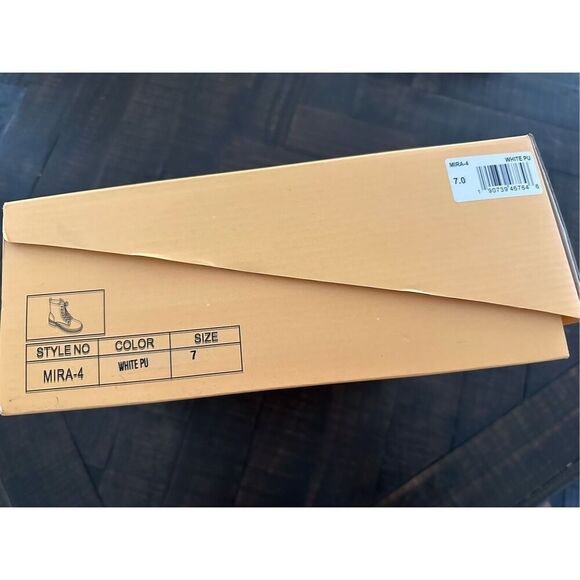 Chase & Chloe White Lace Up Mira Combat Ankle Boots Size 7 New - Picture 4 of 4